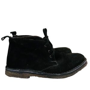 Vince Candice Suede Shearling Chukka Boot (Black)
